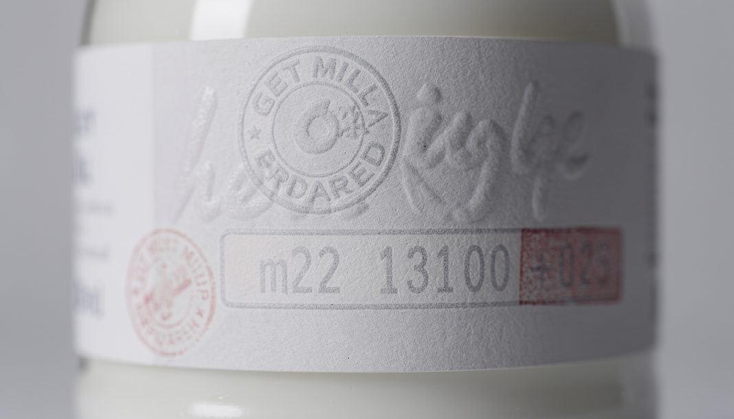 découvrez comment lire et comprendre les codes d'agrément sanitaire sur les étiquettes laitières pour assurer une meilleure traçabilité et qualité de vos produits.