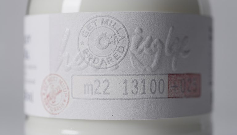 découvrez comment lire et comprendre les codes d'agrément sanitaire sur les étiquettes laitières pour assurer une meilleure traçabilité et qualité de vos produits.